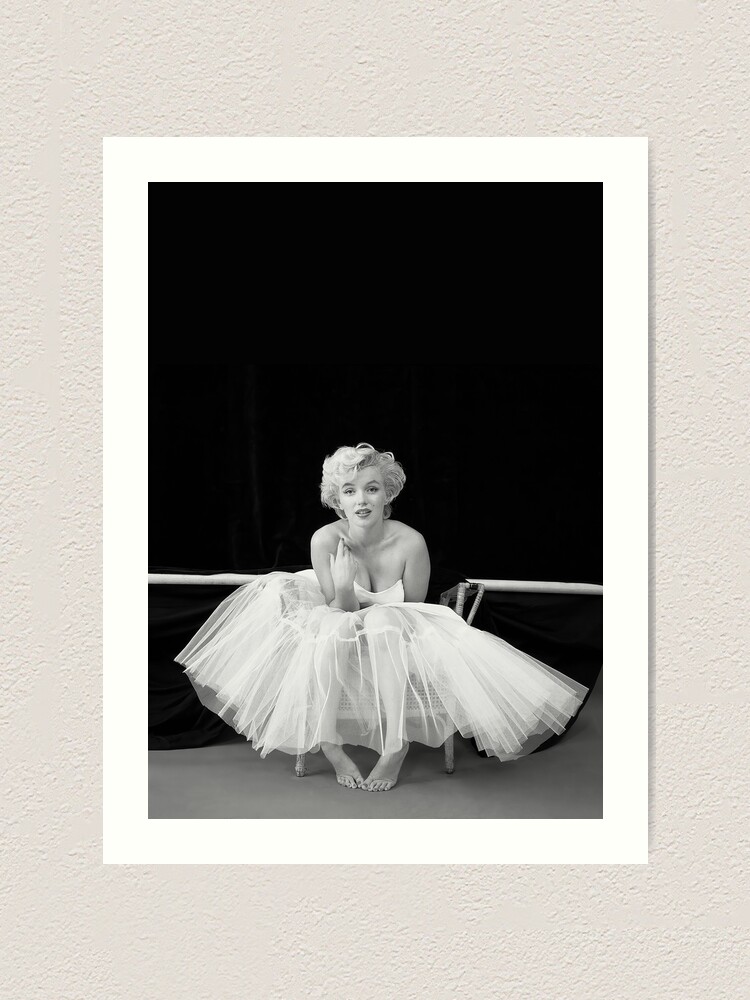marilyn monroe black and white dress 0040