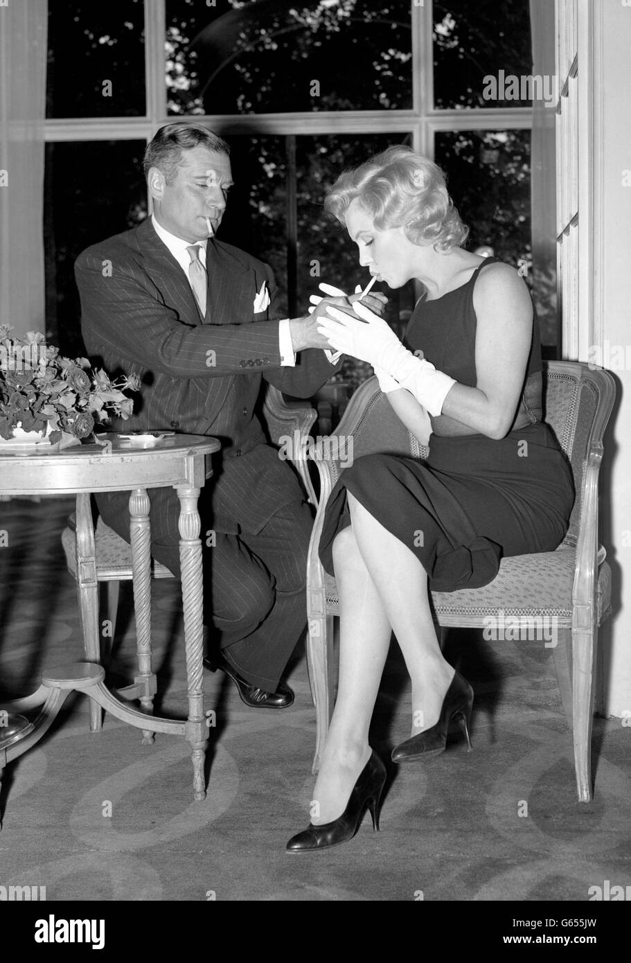 marilyn monroe black and white dress 0042