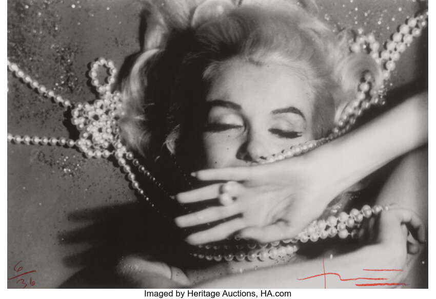 Marilyn Monroe hand gestures