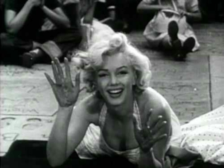 Marilyn Monroe hands legacy.