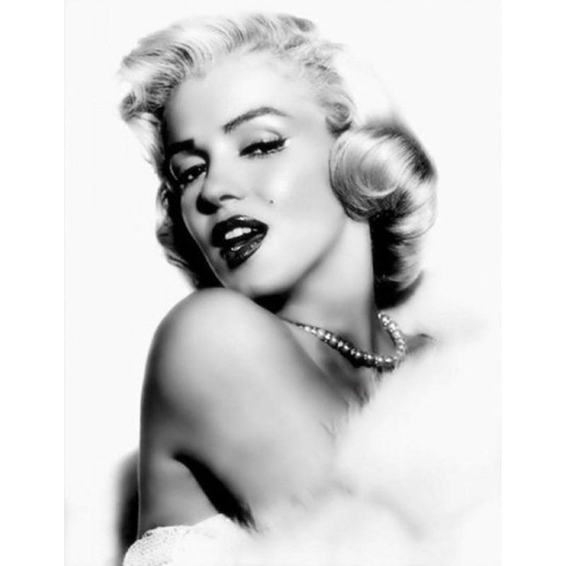 marilyn monroe hands 0015