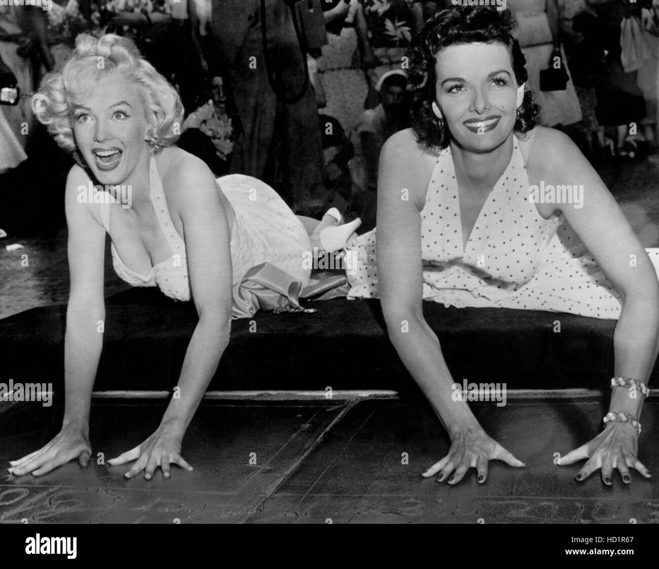marilyn monroe hands 0022