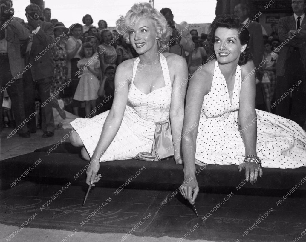 marilyn monroe hands 0048