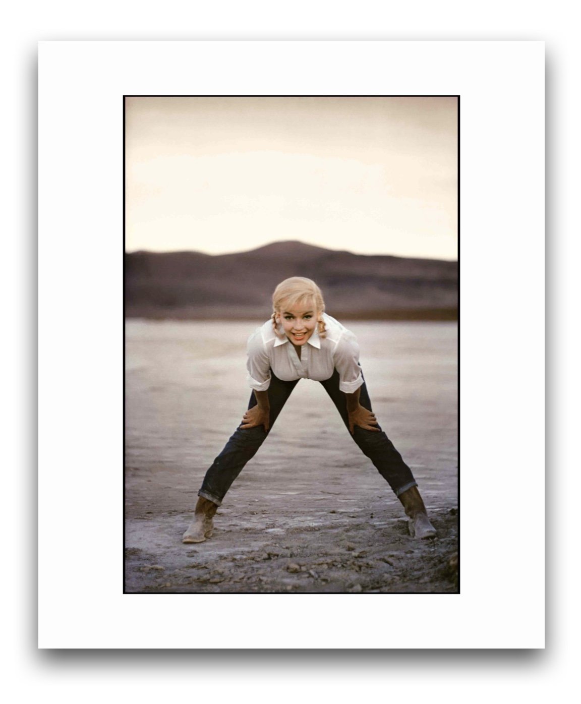 marilyn monroe hands 0049