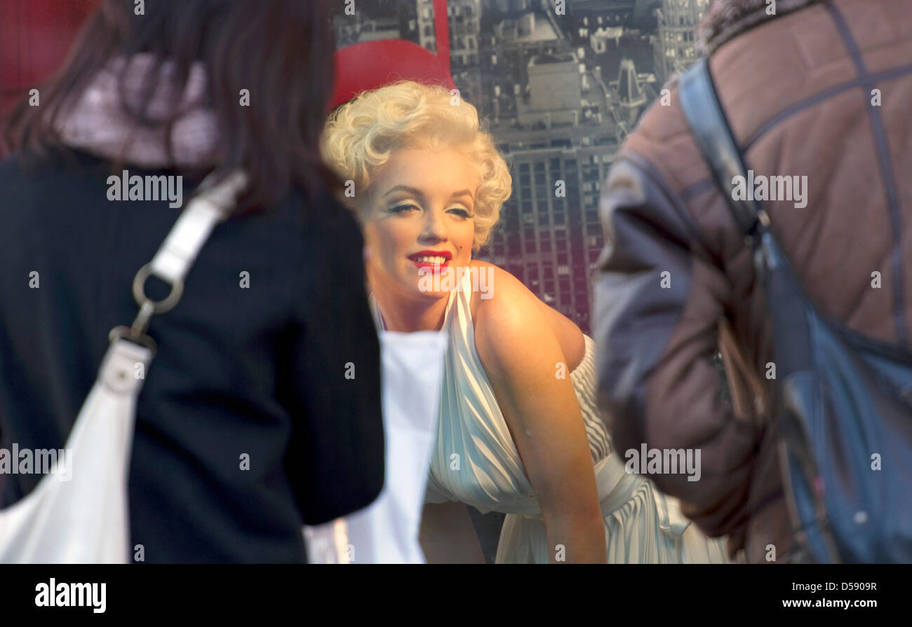 marilyn monroe window 0031