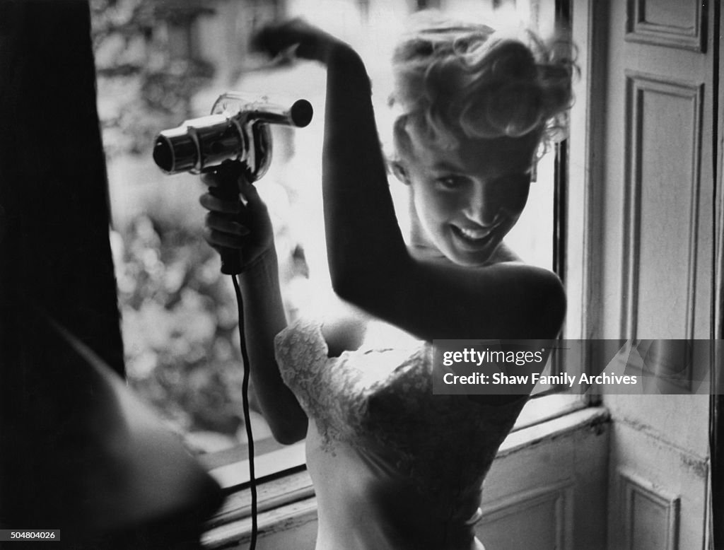 marilyn monroe window 0034