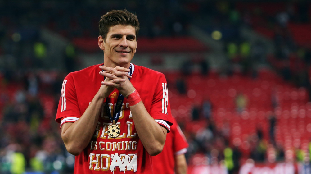 mario gomez number 0009