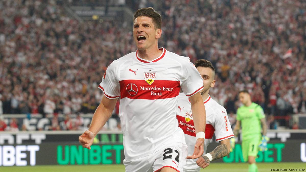 mario gomez number 0025