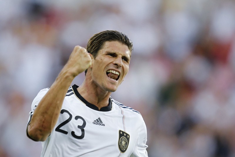 mario gomez number 0032