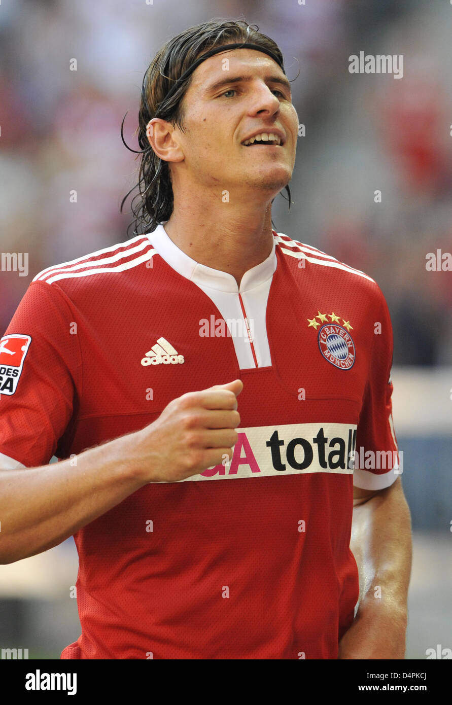mario gomez number 0033