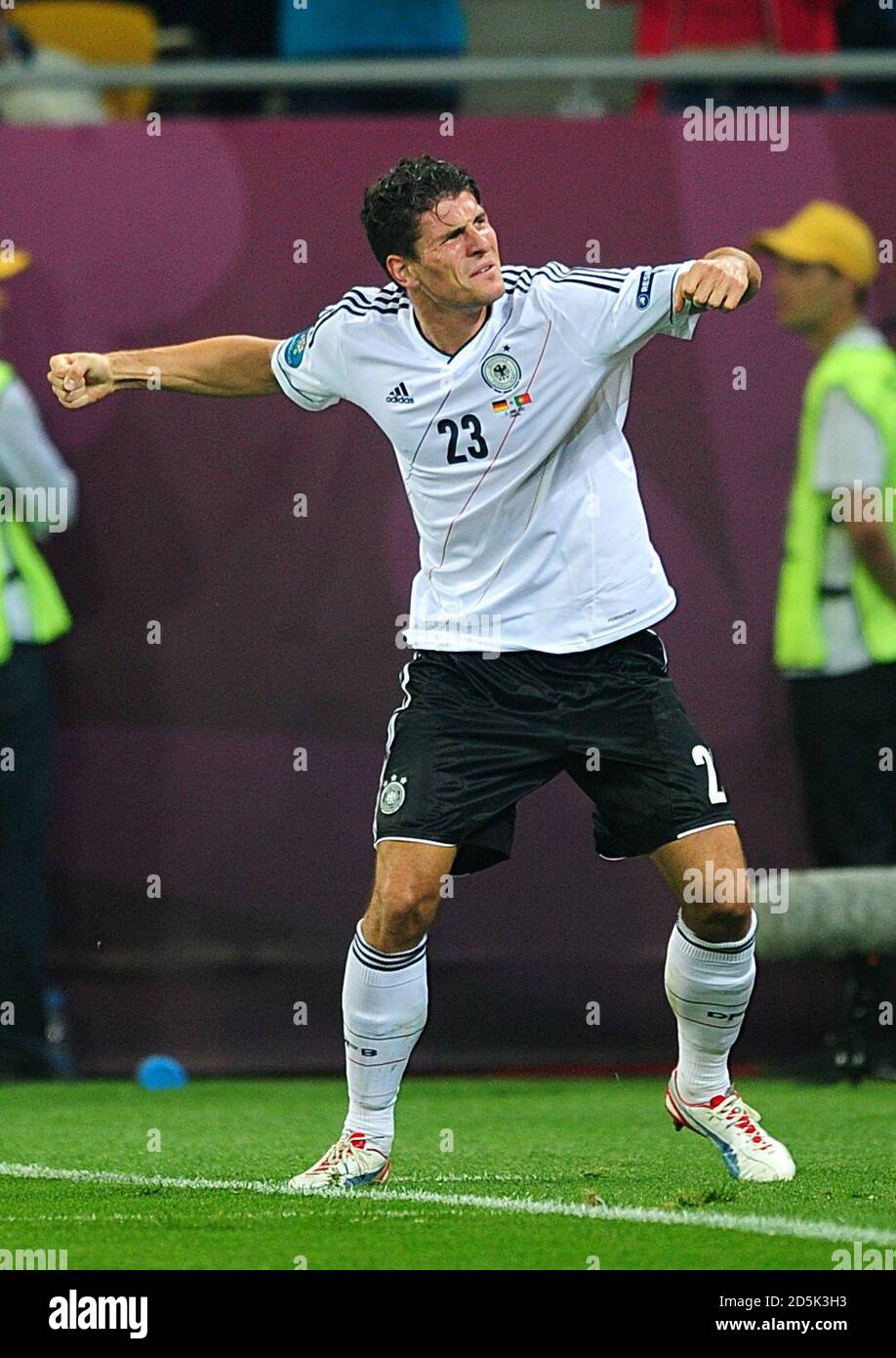 mario gomez number 0041