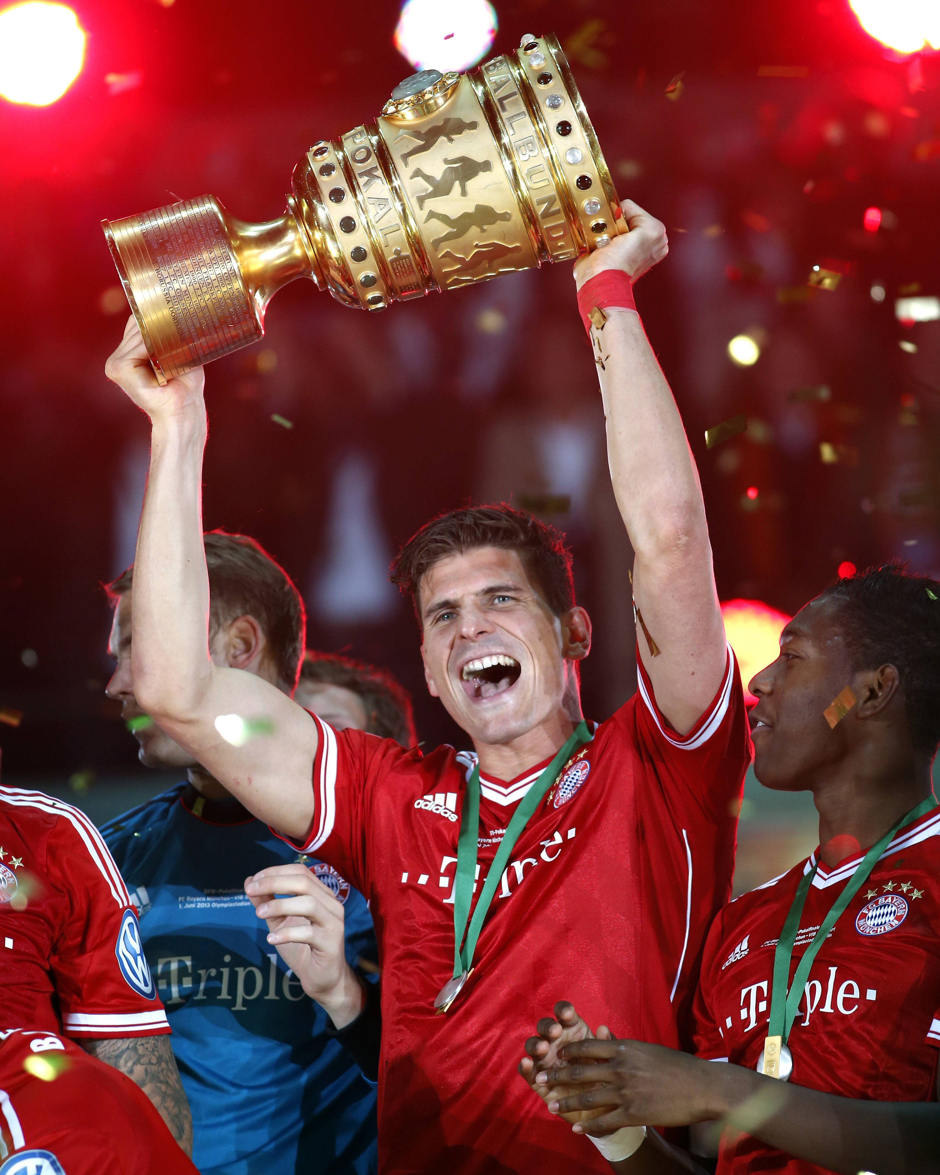 mario gomez number 0043