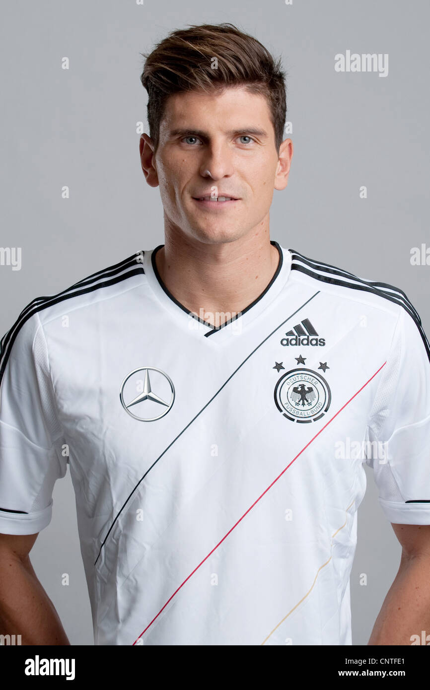 mario gomez number 0098