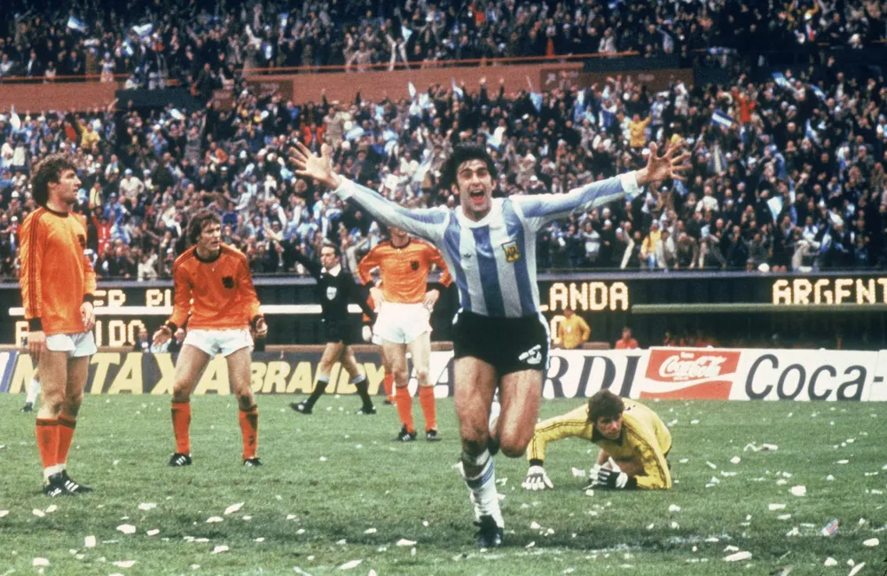 mario kempes now 0025