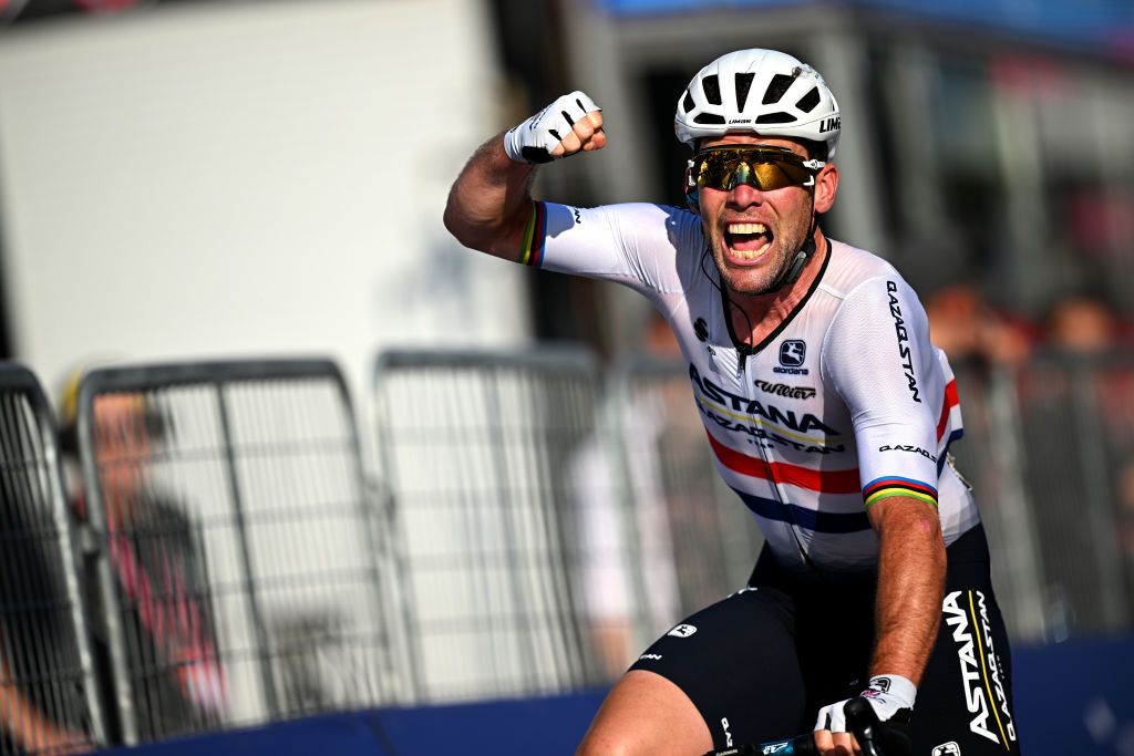 Mark Cavendish fan tributes.