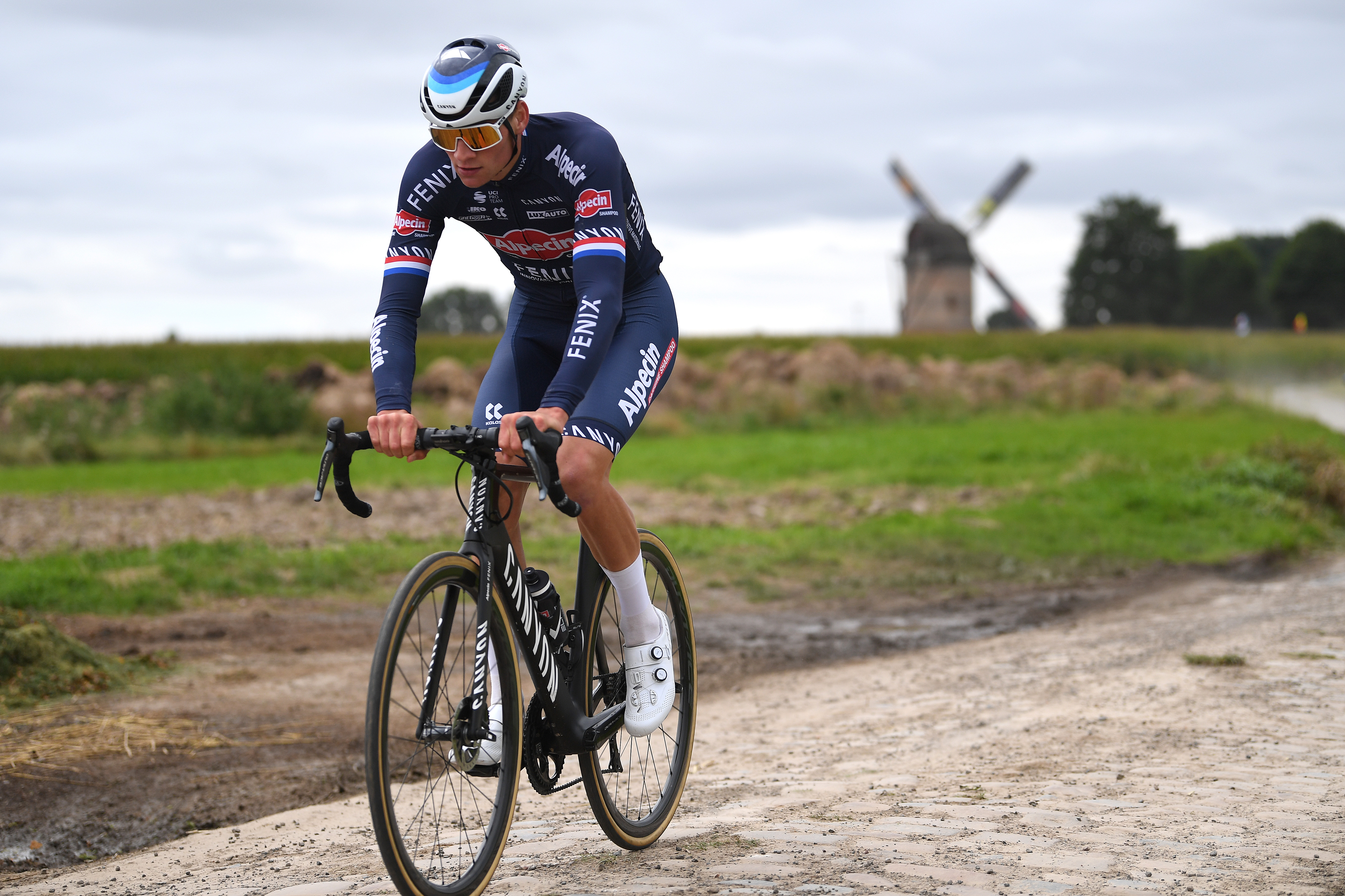 mathieu van der pol 0016
