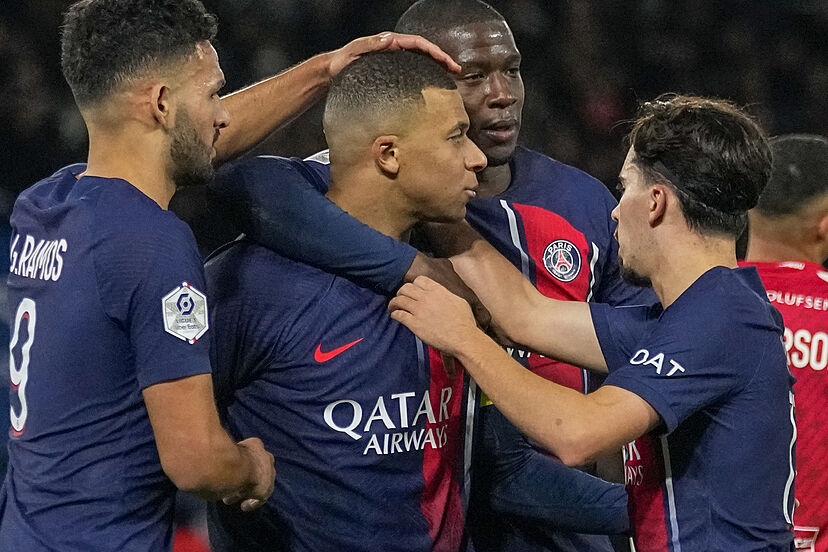 mbappe and dembele 0030