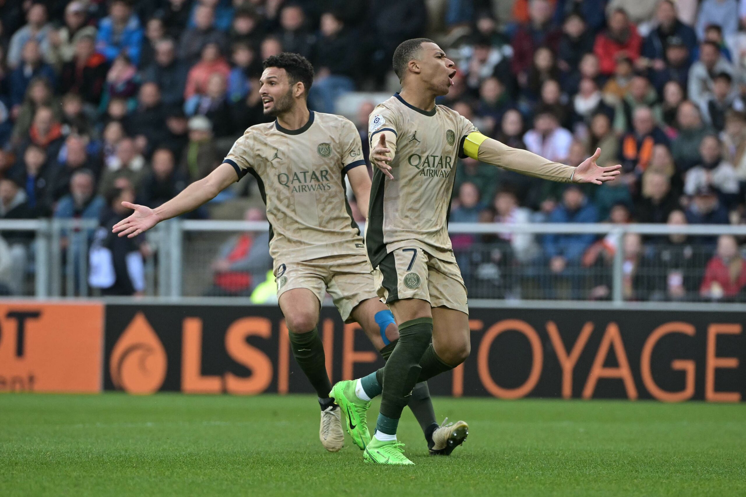 mbappe and dembele 0050