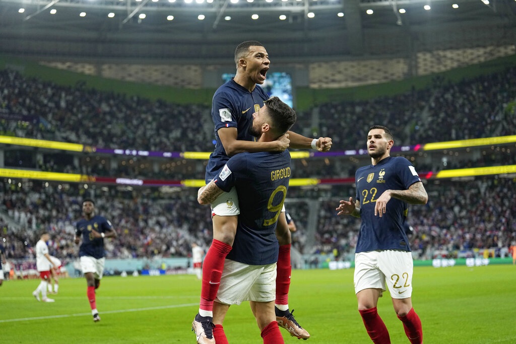 mbappe and giroud photo 0010