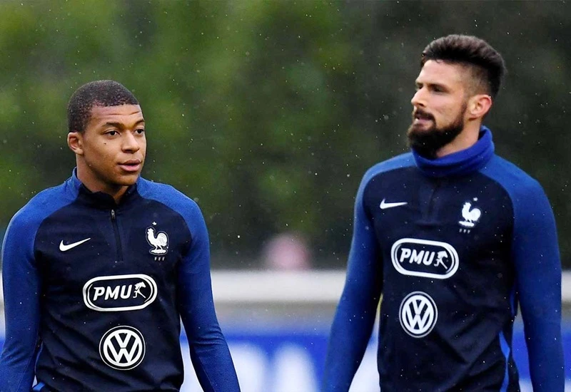 mbappe and giroud photo 0019