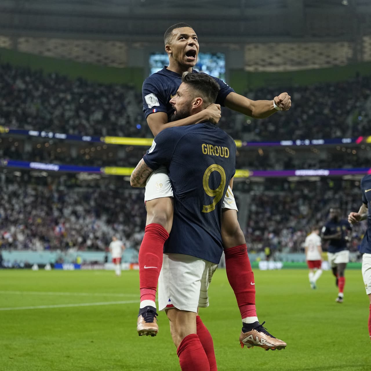 mbappe and giroud photo 0035