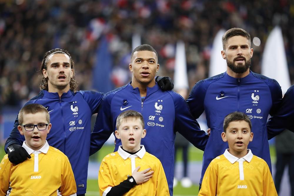 mbappe and giroud photo 0052