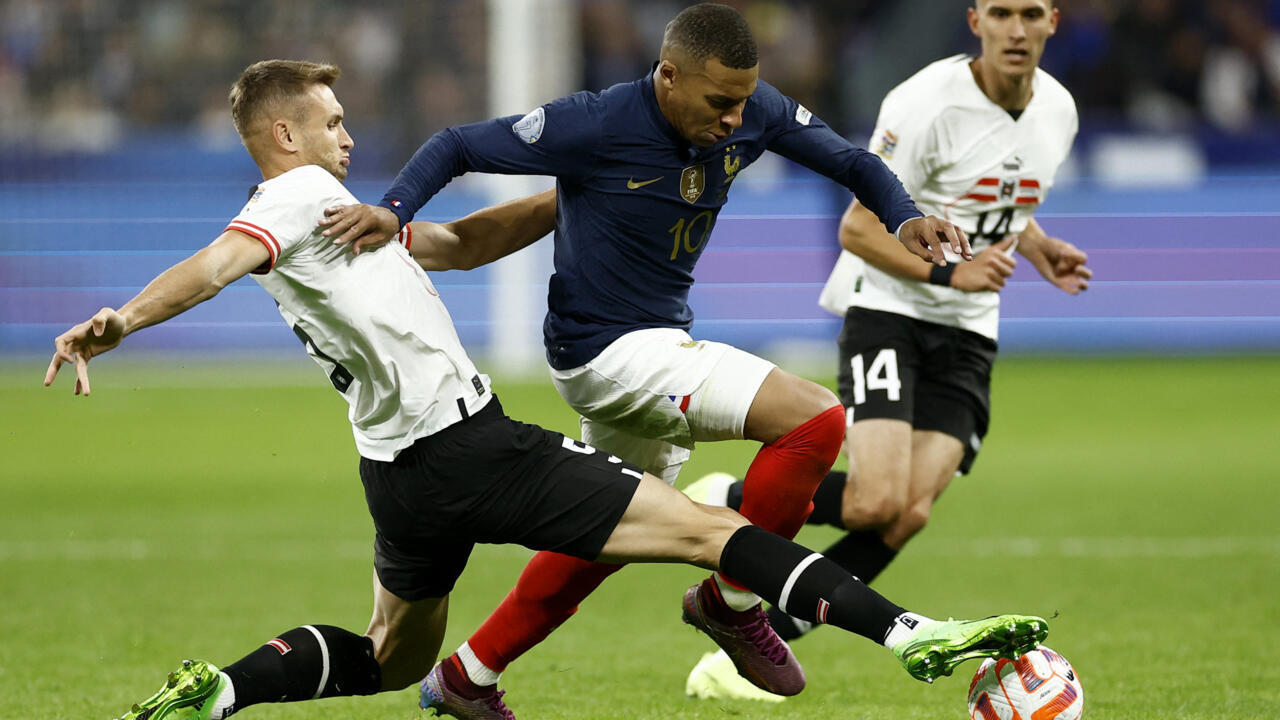 mbappe and giroud photo 0053