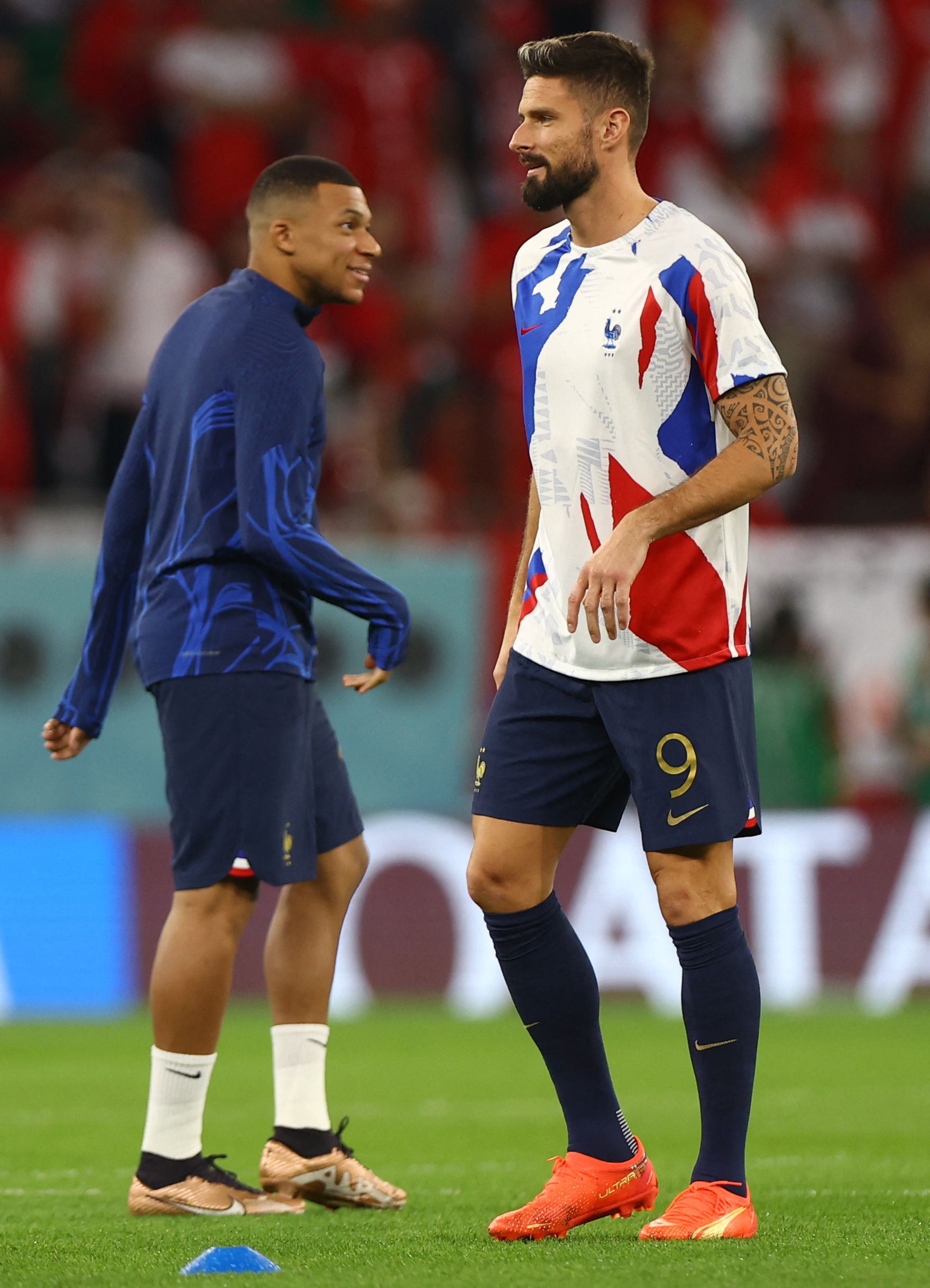 mbappe and giroud photo 0058