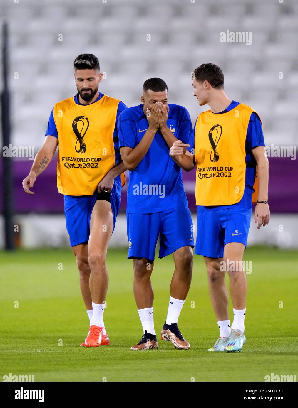mbappe and giroud photo 0059