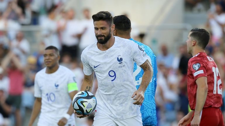 mbappe and giroud photo 0068