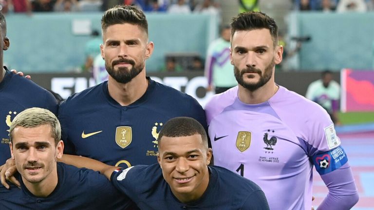 mbappe and giroud photo 0070