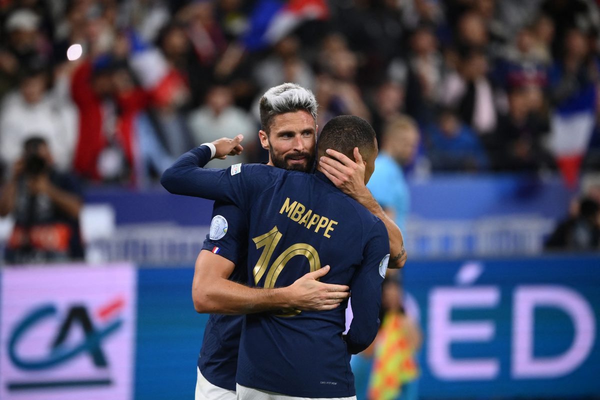 mbappe and giroud photo 0075
