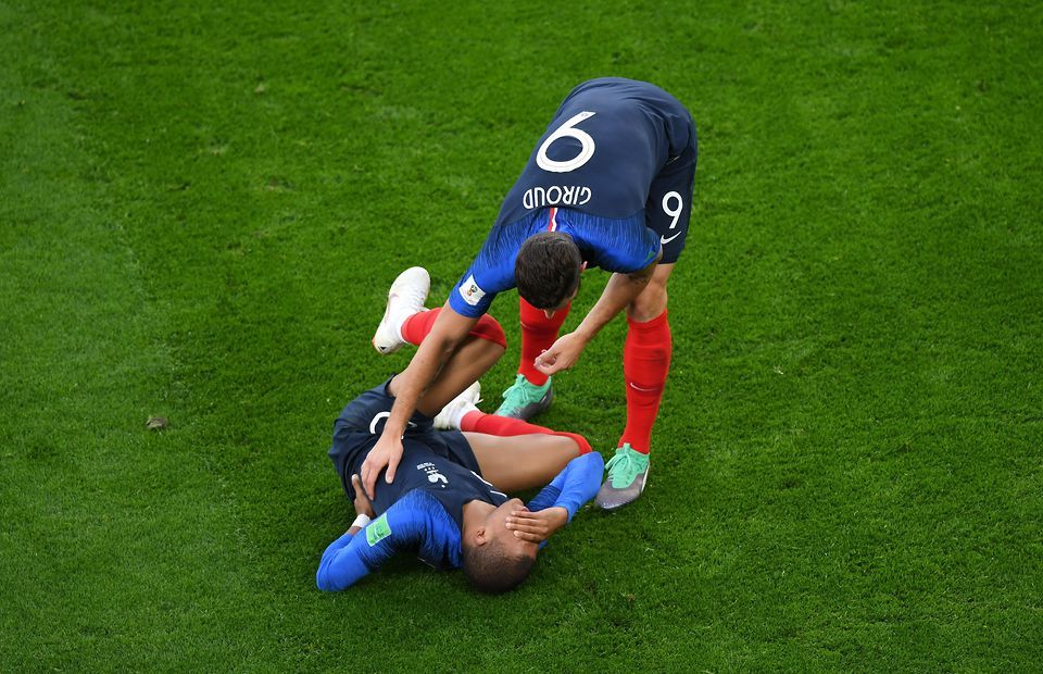 mbappe and giroud photo 0087
