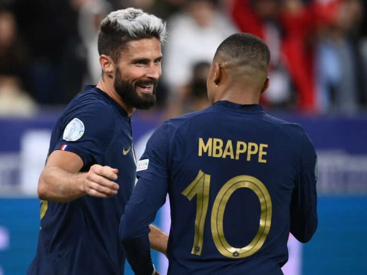 mbappe and giroud photo 0099