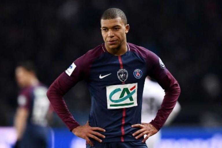 Mbappe bedroom decor.