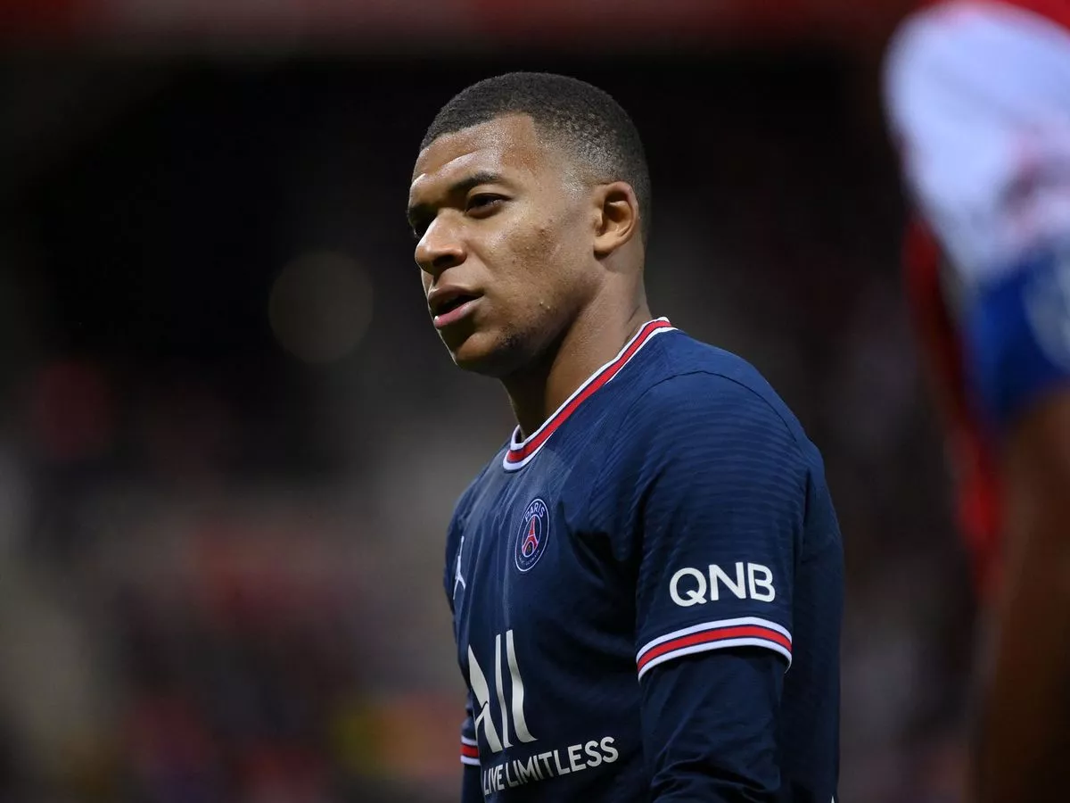 Mbappé behind the scenes