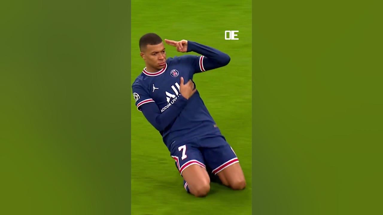 mbappe celebrating 0023