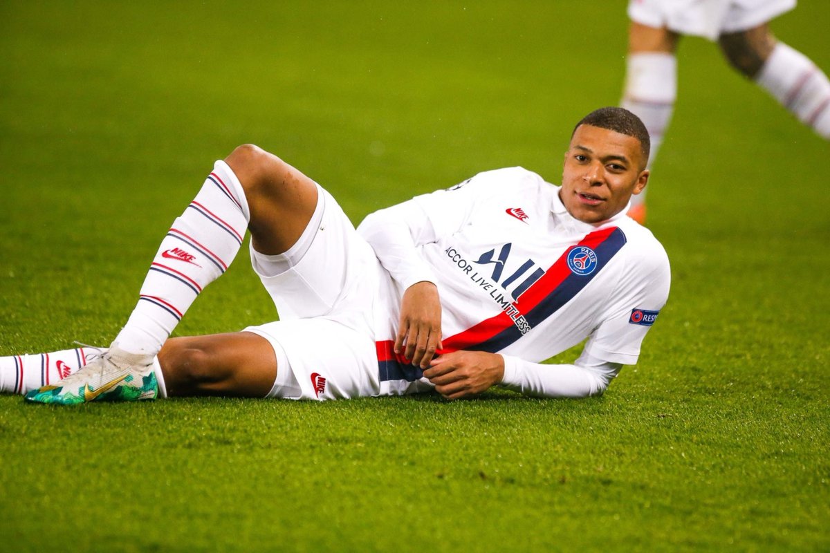 mbappe celebrating 0045