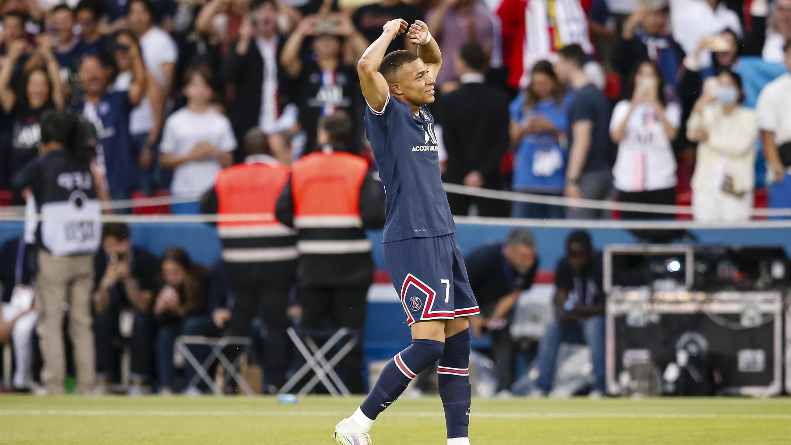 mbappe celebrating 0046
