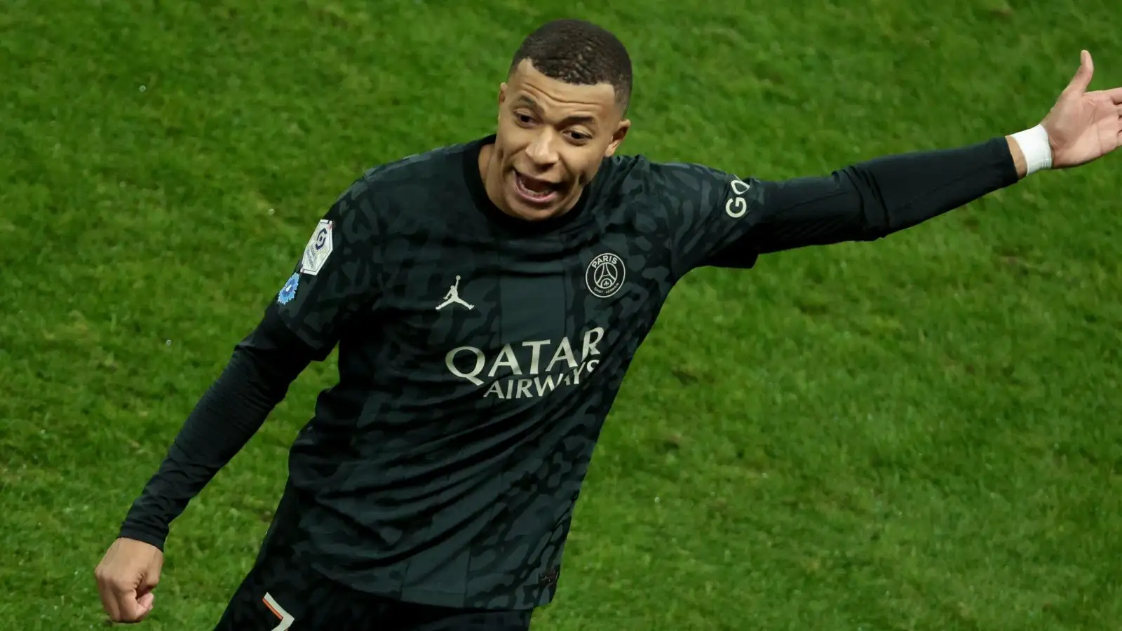 mbappe cold photos 0010