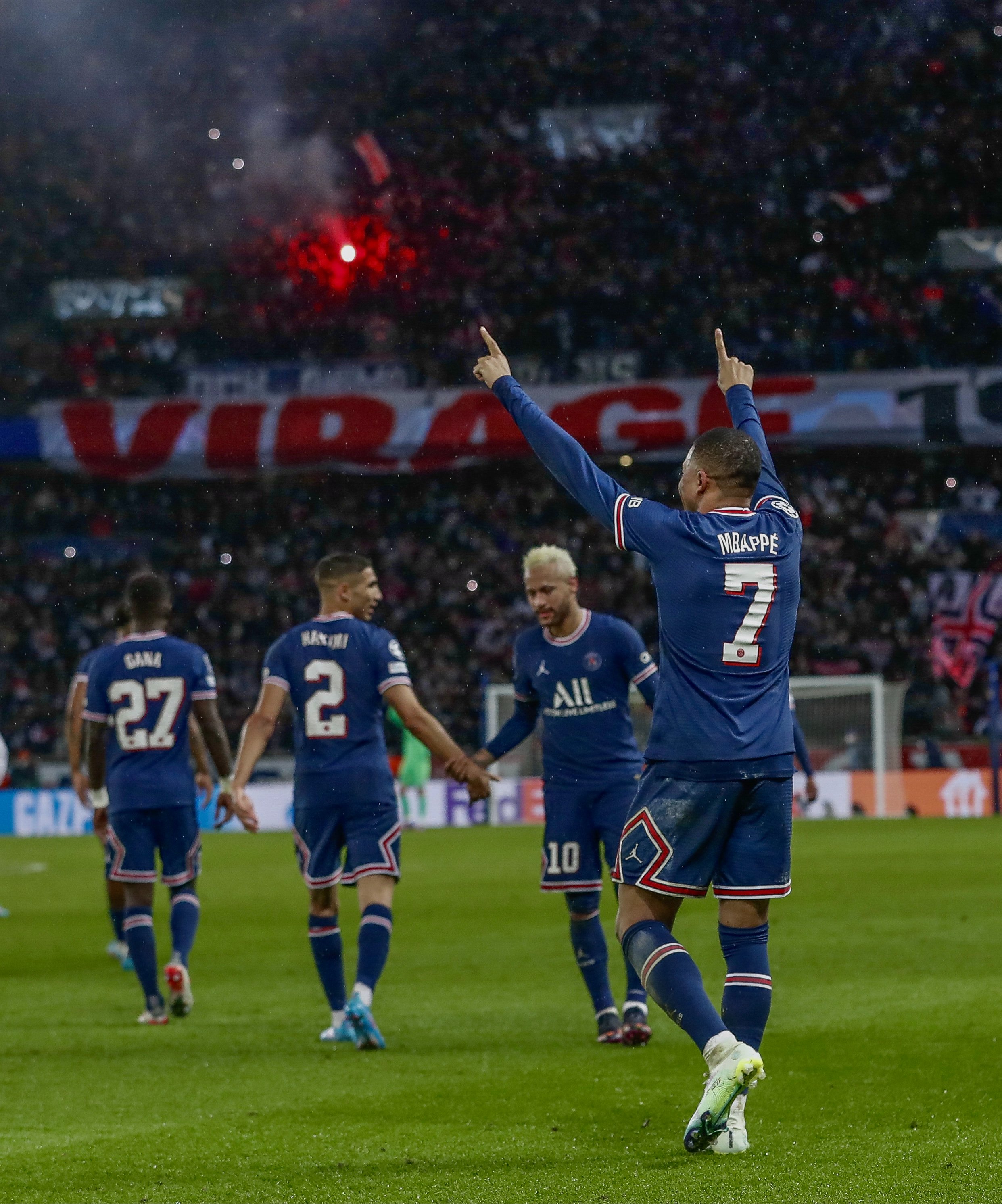 mbappe cold photos 0023