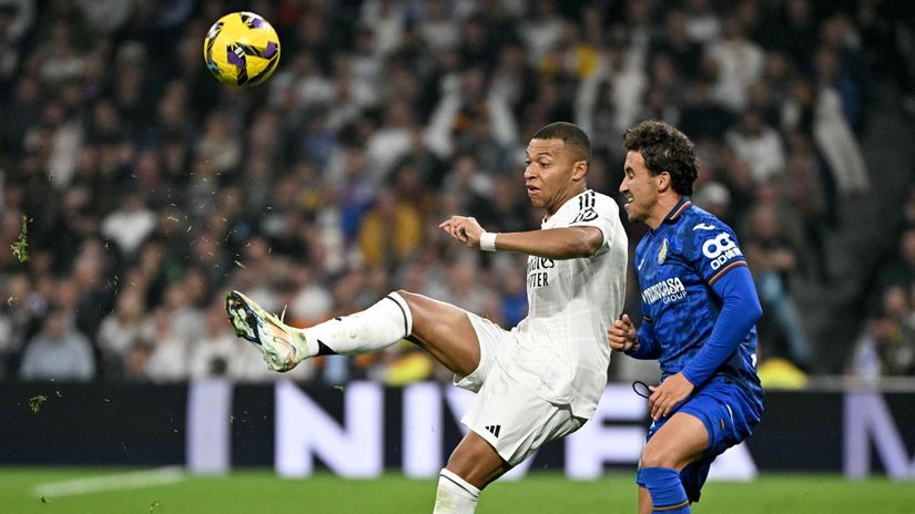 mbappe cold photos 0061