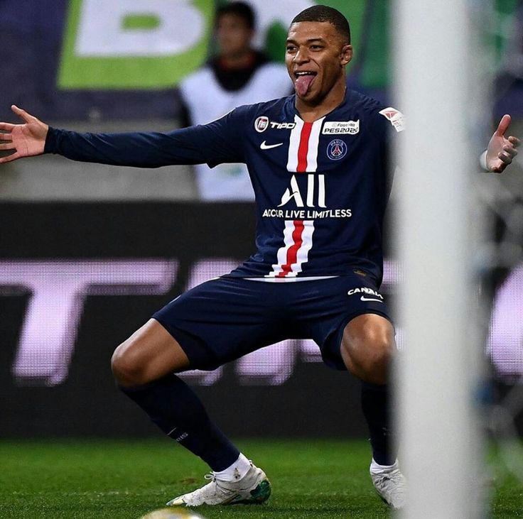 mbappe funny photos 0035