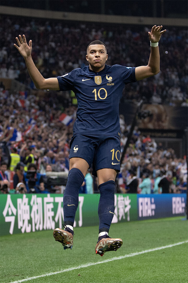 Mbappe helmet celebration