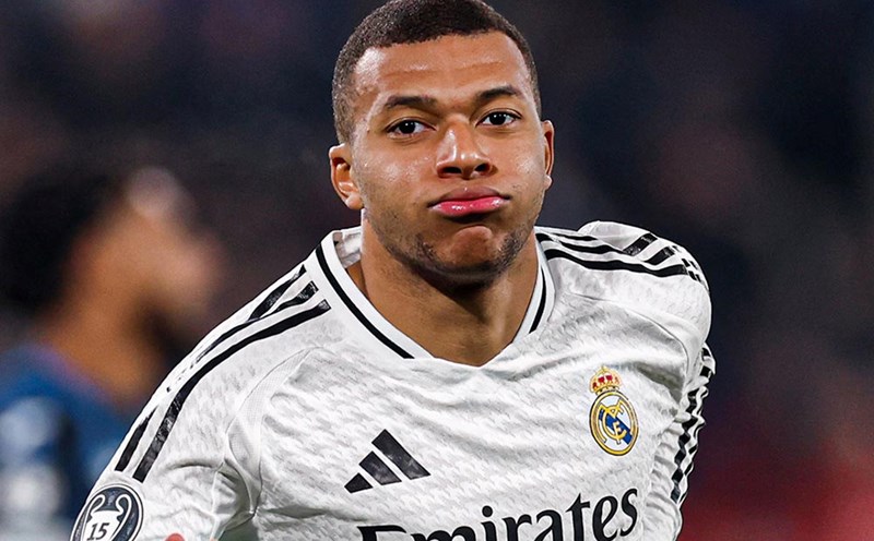 mbappe portrait 0018