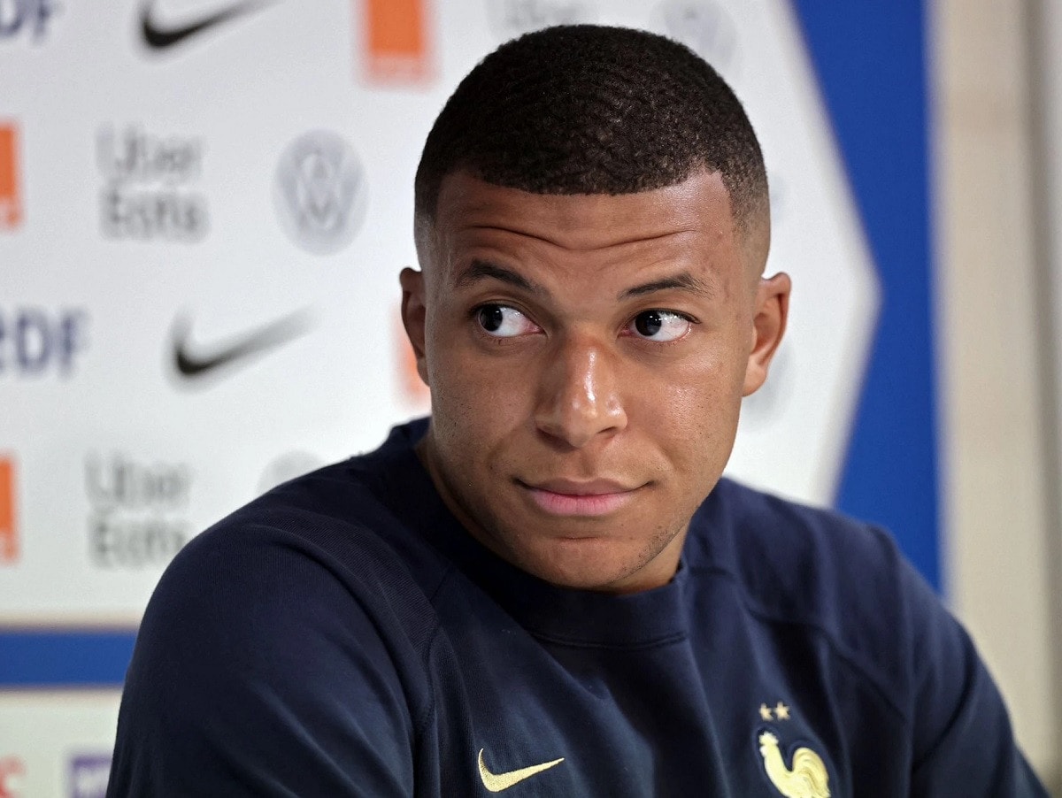 mbappe portrait 0022