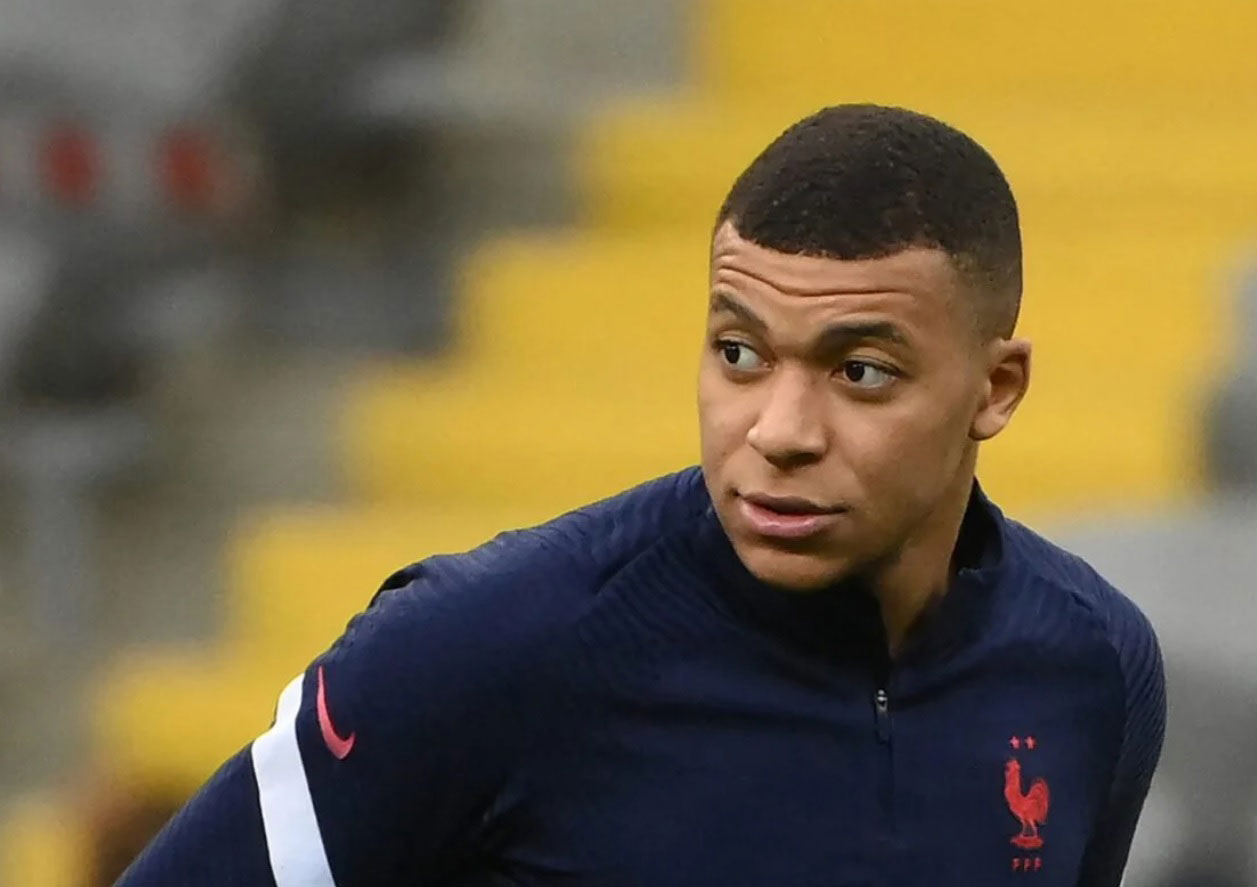 mbappe portrait 0027