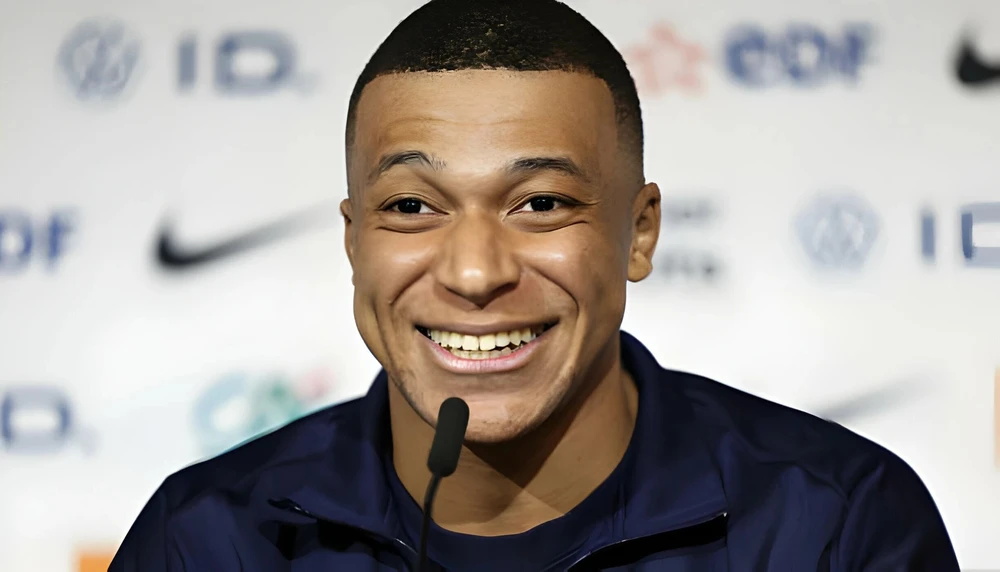 mbappe portrait 0042