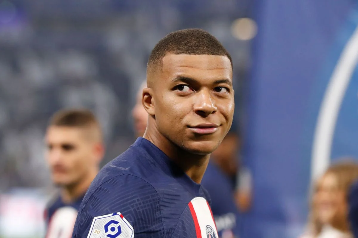 mbappe portrait 0044