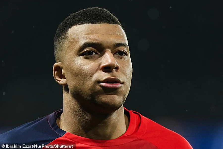 mbappe portrait 0058